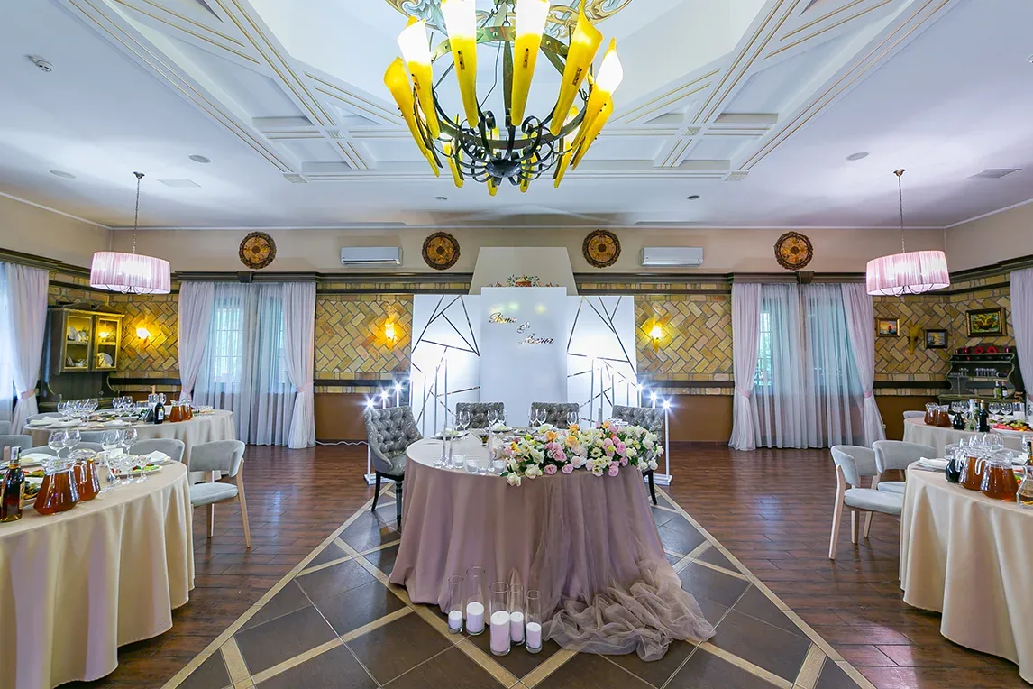 Свадебная рассадка в Обеденном зале Villa Vita