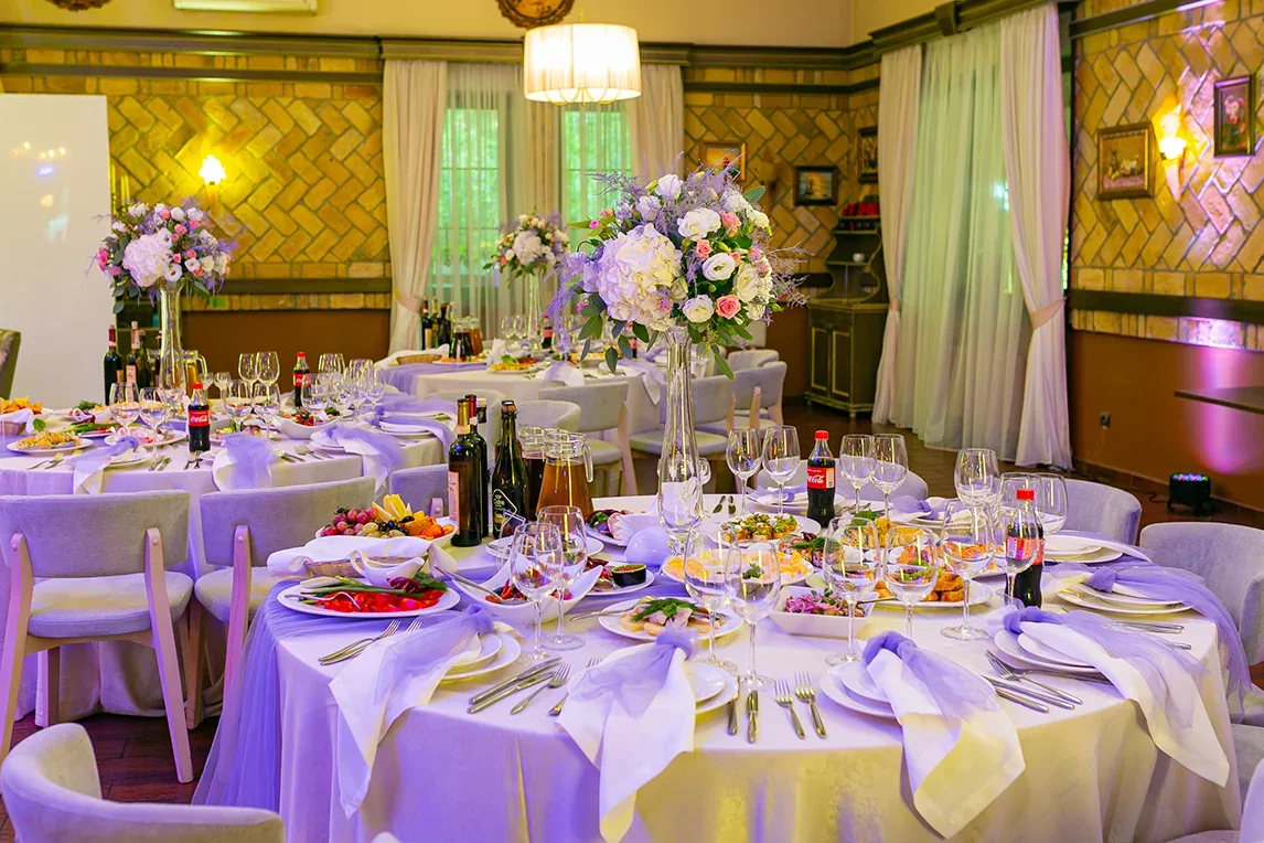 Banquet table details in the Villa Vita dining hall