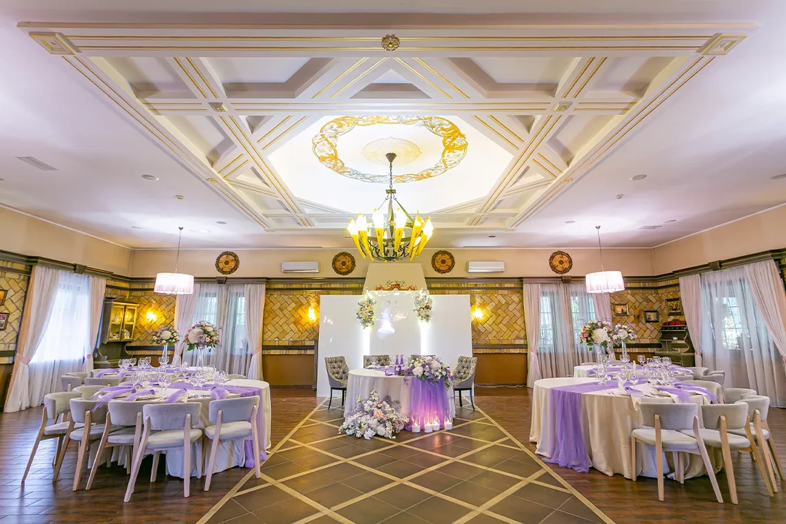 Panoramic view of the Villa Vita dining hall before a celebration