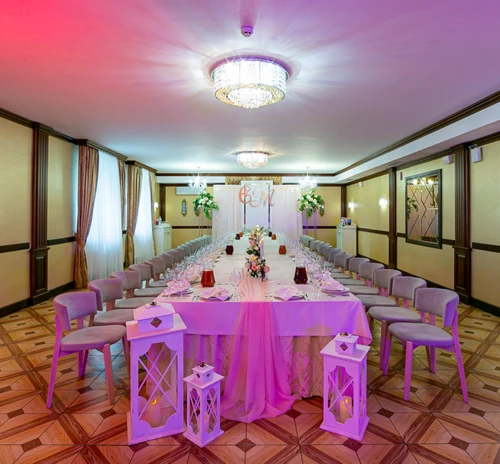 The Villa Vita mirror banquet hall